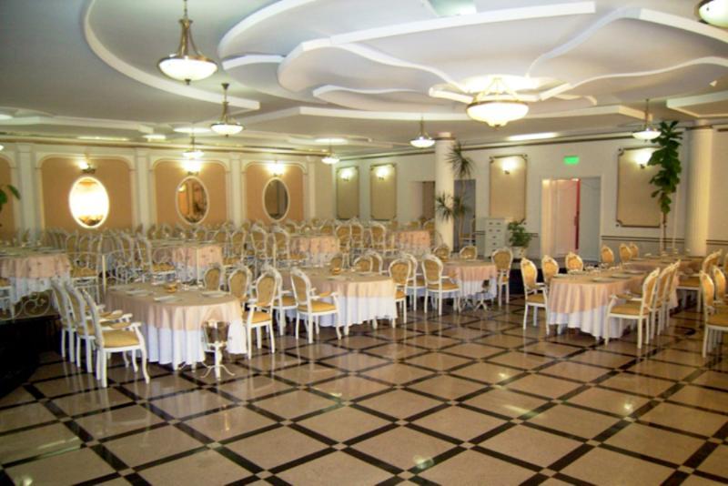 Grand Hotel Ceahlau Piatra Neamţ Exterior foto